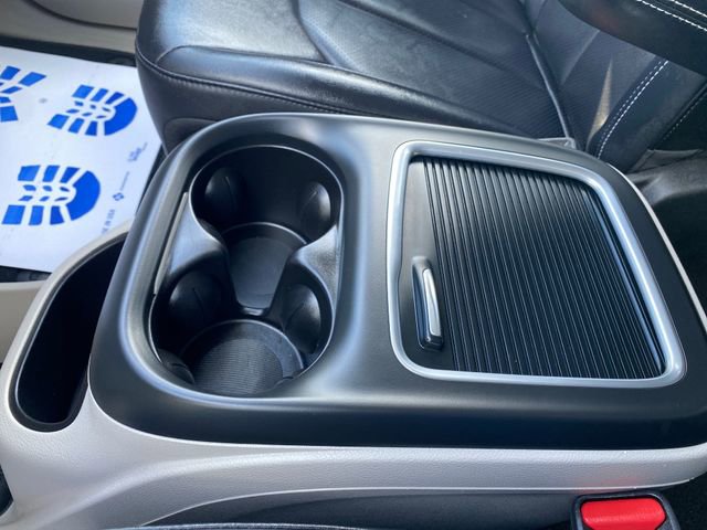 Used 2024 Chrysler Pacifica Touring-L image 30