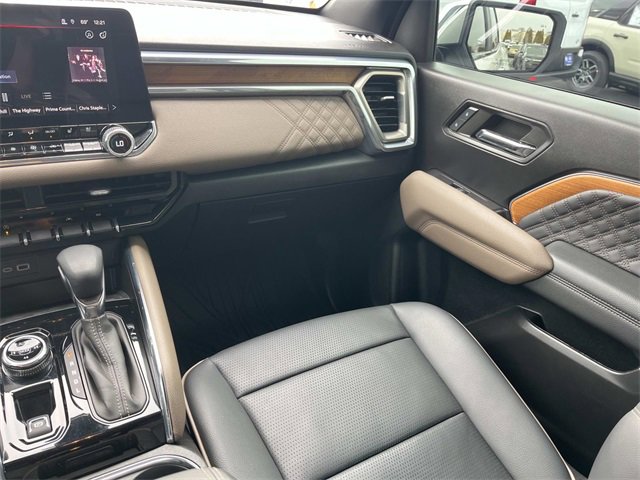 Used 2024 GMC Canyon Denali image 15