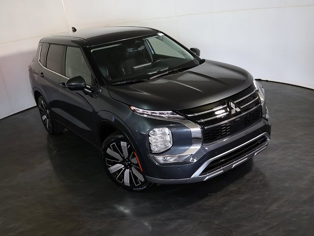 Used 2025 Mitsubishi Outlander SE FWD image 8