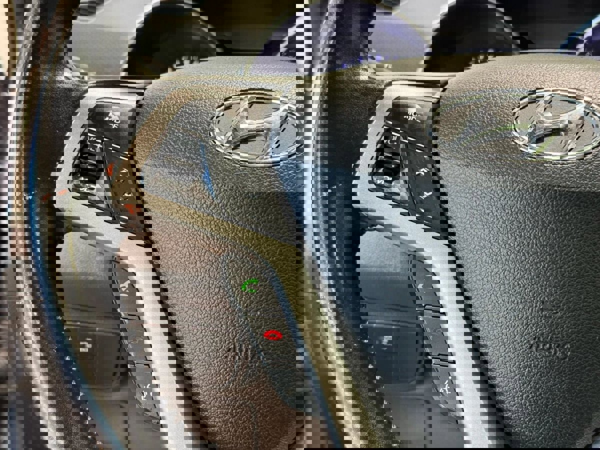 Used 2016 Hyundai Veloster w/ Option Group 02 image 15