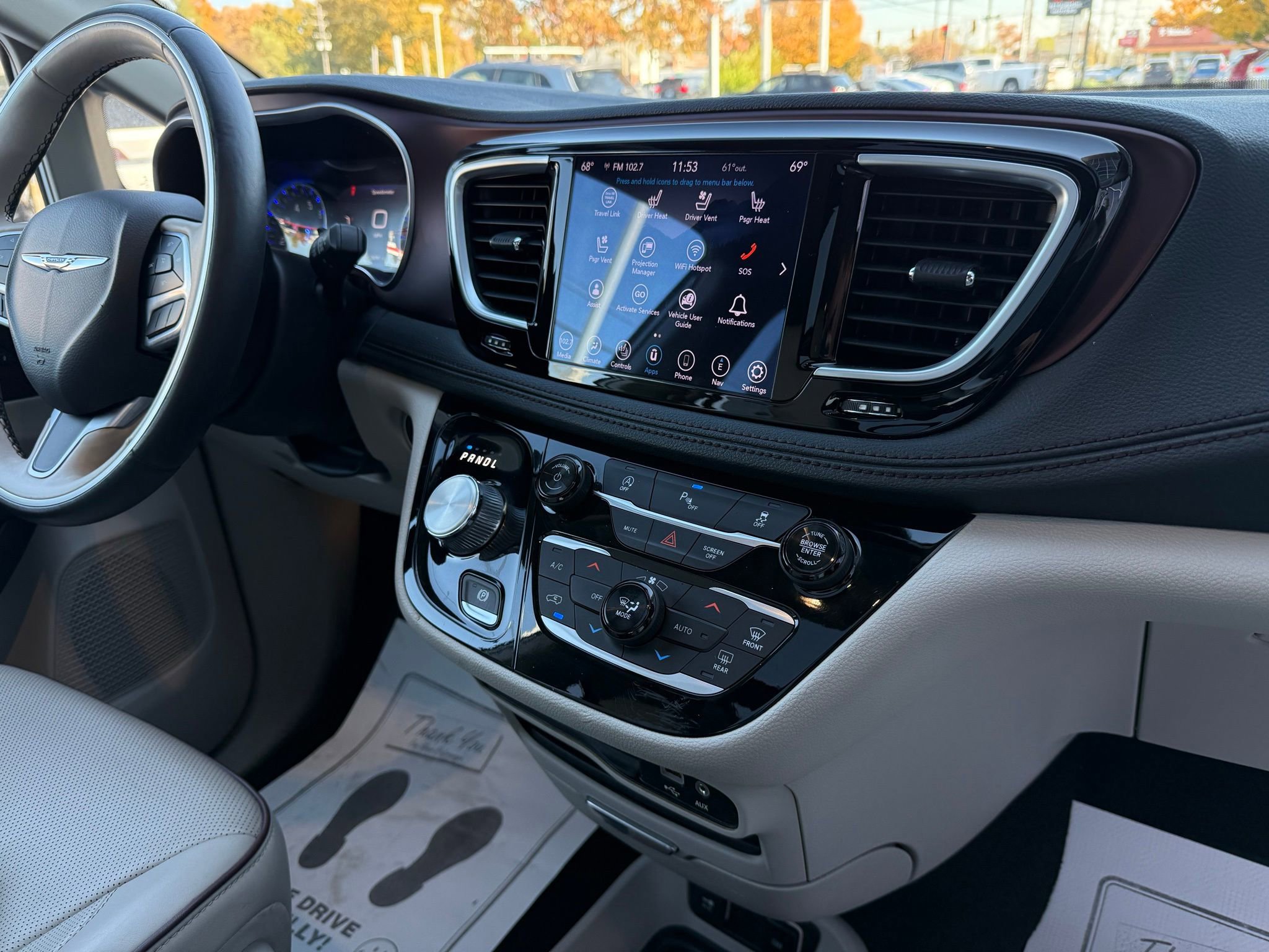 Used 2020 Chrysler Pacifica Limited image 18