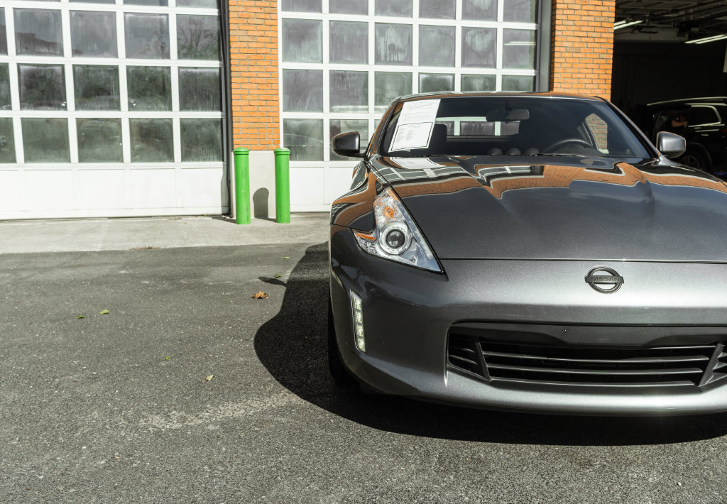 Used 2017 Nissan 370Z Coupe RWD image 25