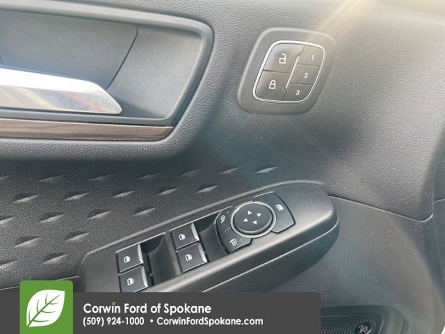 Used 2020 Ford Escape Titanium w/ Titanium Premium Package 2.0 image 22