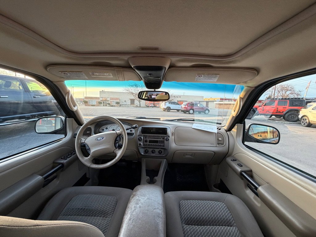 Used 2004 Ford Explorer Sport Trac 4x4 image 11
