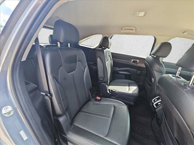 Used 2021 Kia Sorento EX AWD/4WD image 19