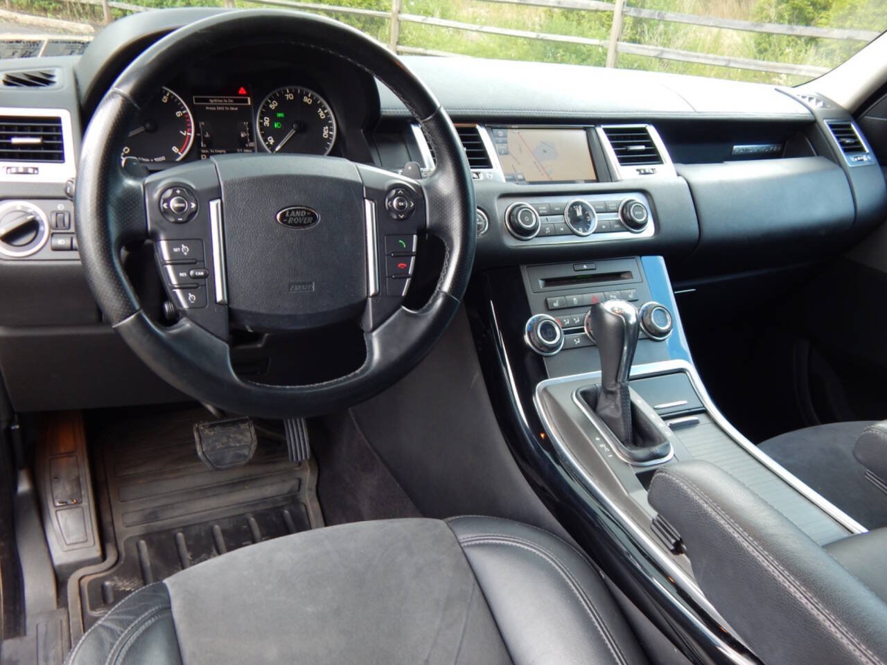 Used 2011 Land Rover Range Rover Sport HSE AWD/4WD image 15