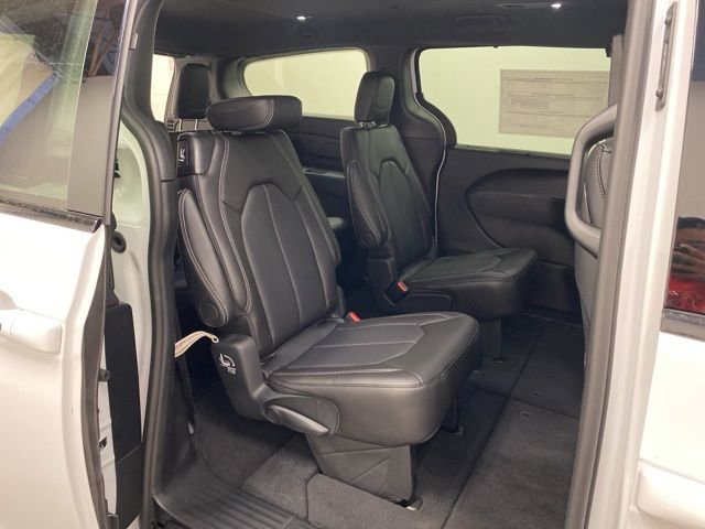 New 2026 Chrysler Pacifica Select image 25