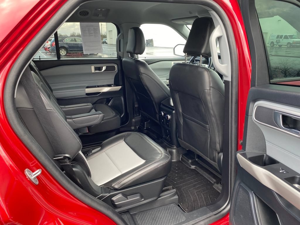 Used 2022 Ford Explorer XLT w/ Equipment Group 202A RWD image 15