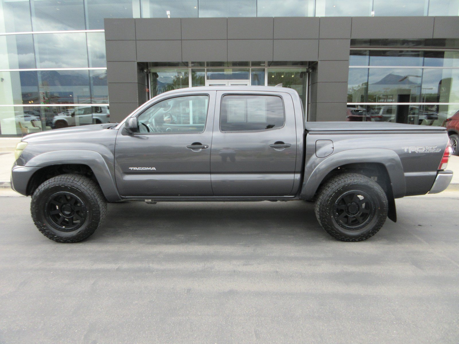 Used 2012 Toyota Tacoma 4x4 Double Cab w/ TRD Off-Road Pkg image 4