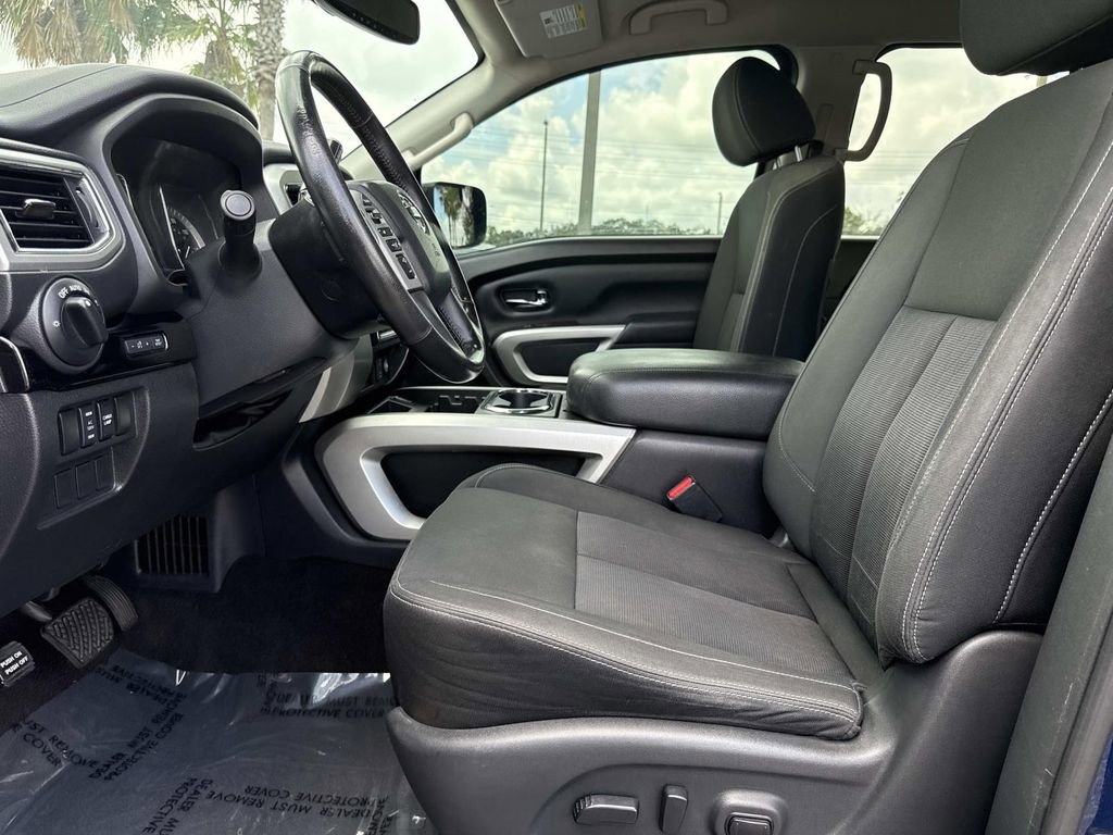 Used 2018 Nissan Titan SV w/ SV Convenience Package RWD image 20
