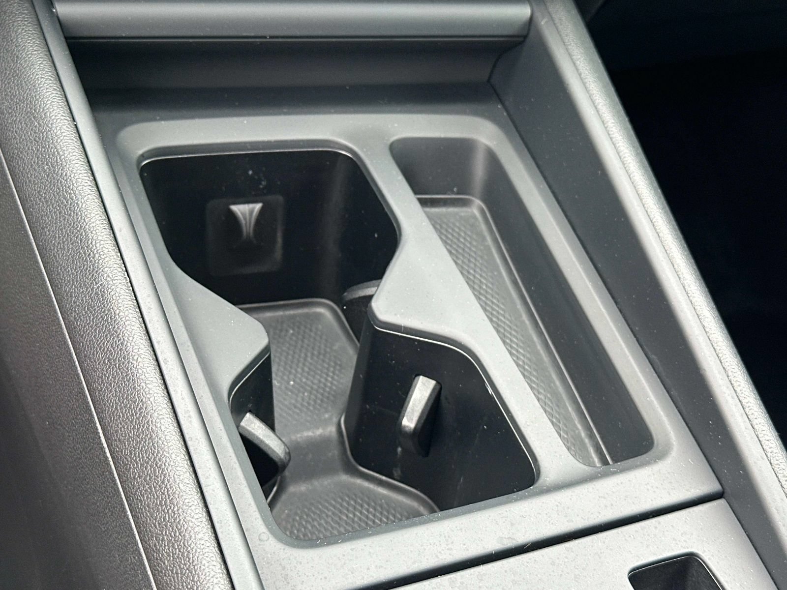 Certified 2025 Volkswagen Tiguan SE FWD image 19