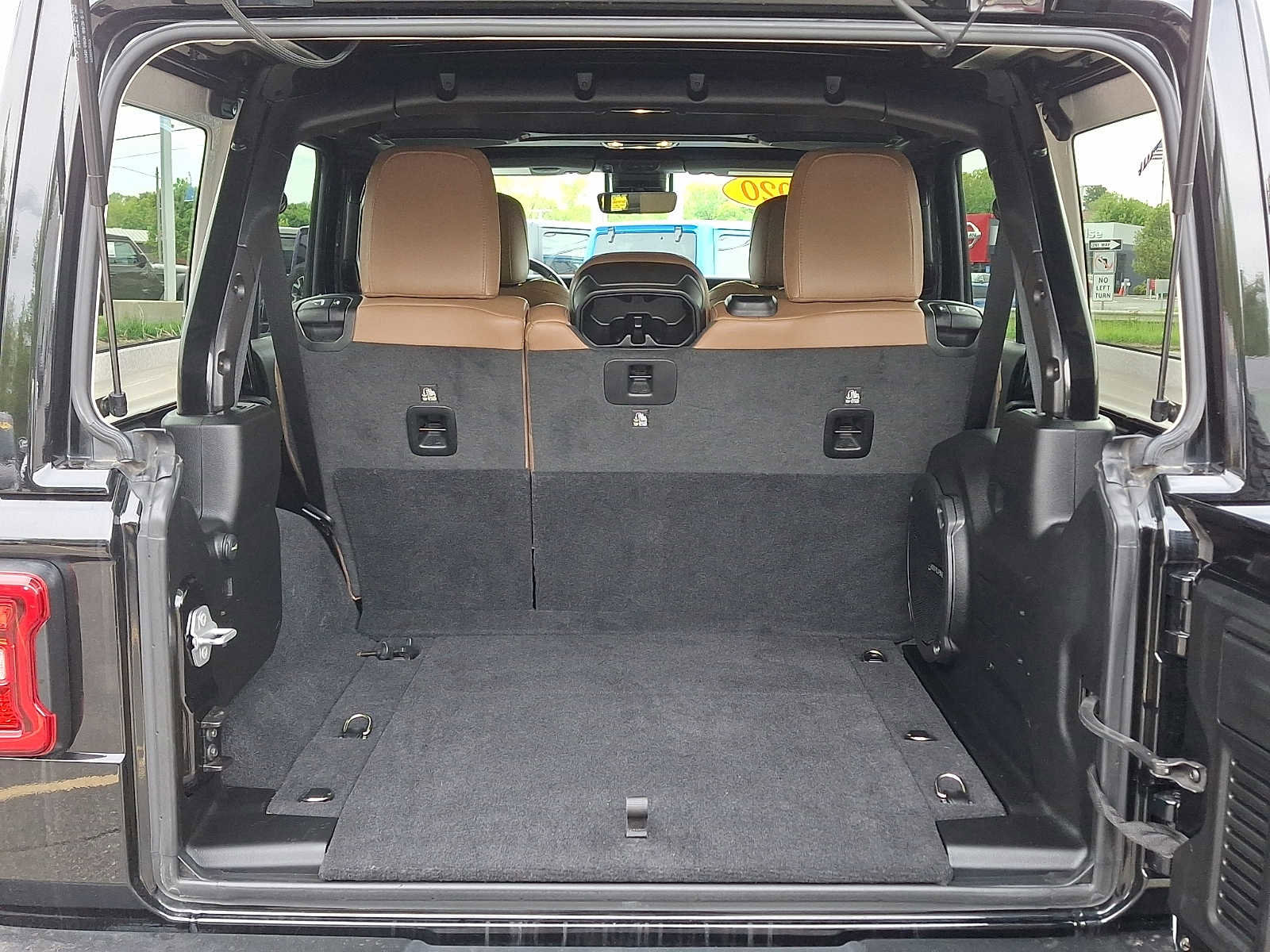 Used 2020 Jeep Wrangler Unlimited Rubicon w/ Advanced Safety Group AWD/4WD image 30