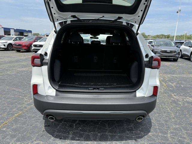 New 2025 Ford Escape ST-Line w/ Cold Weather Package image 8