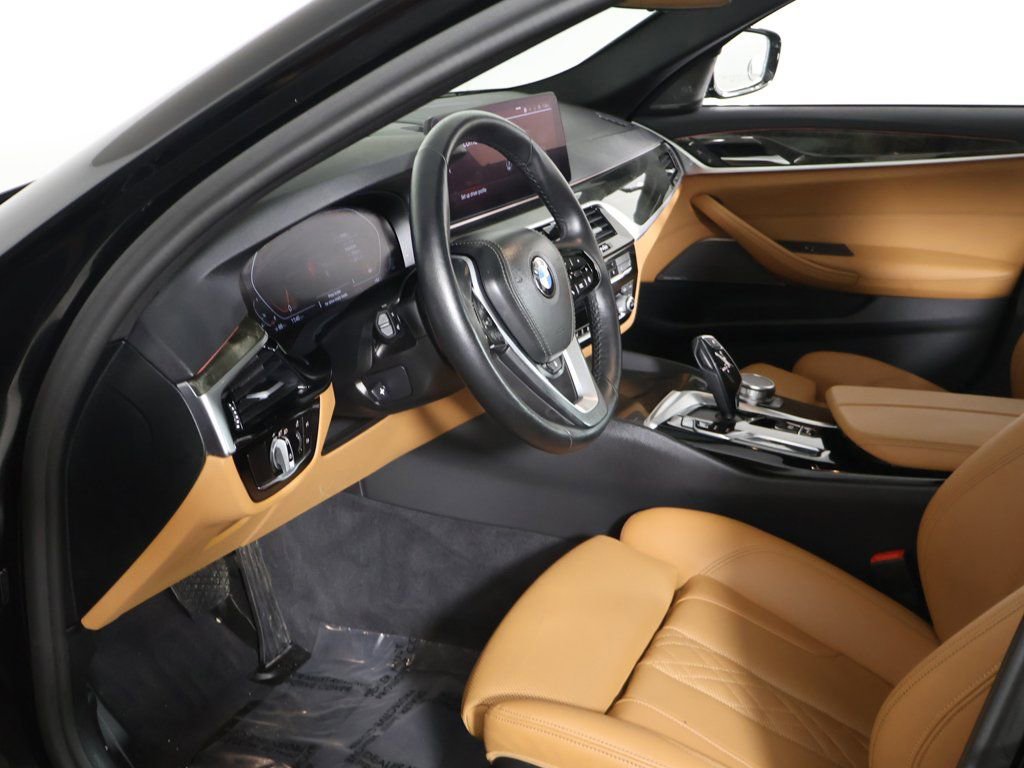 Used 2022 BMW 530i xDrive w/ M Sport Package image 25
