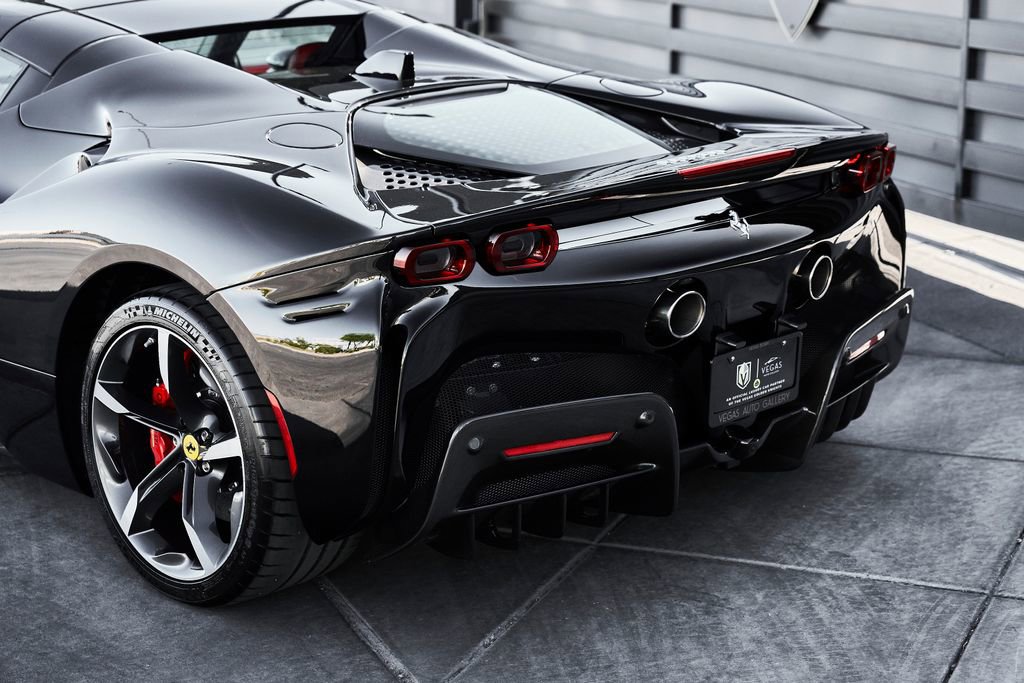 Used 2024 Ferrari SF90 Spider image 12