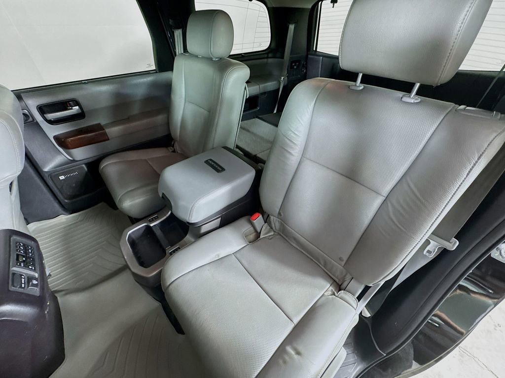 Used 2016 Toyota Sequoia Platinum image 25