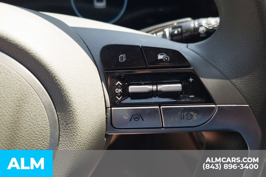 Certified 2024 Hyundai Elantra SEL FWD image 11