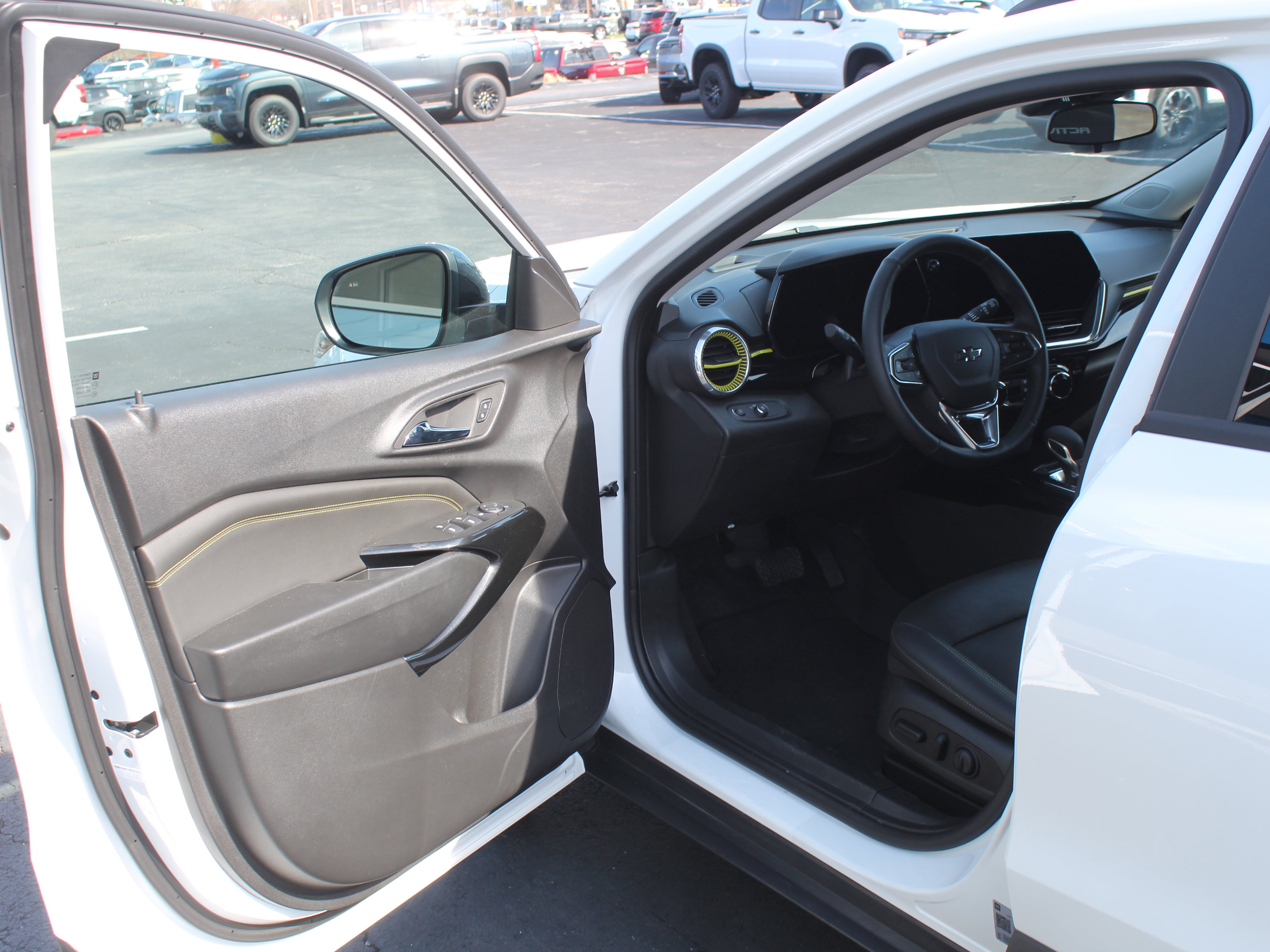 New 2026 Chevrolet Trax ACTIV w/ Sunroof Package image 10