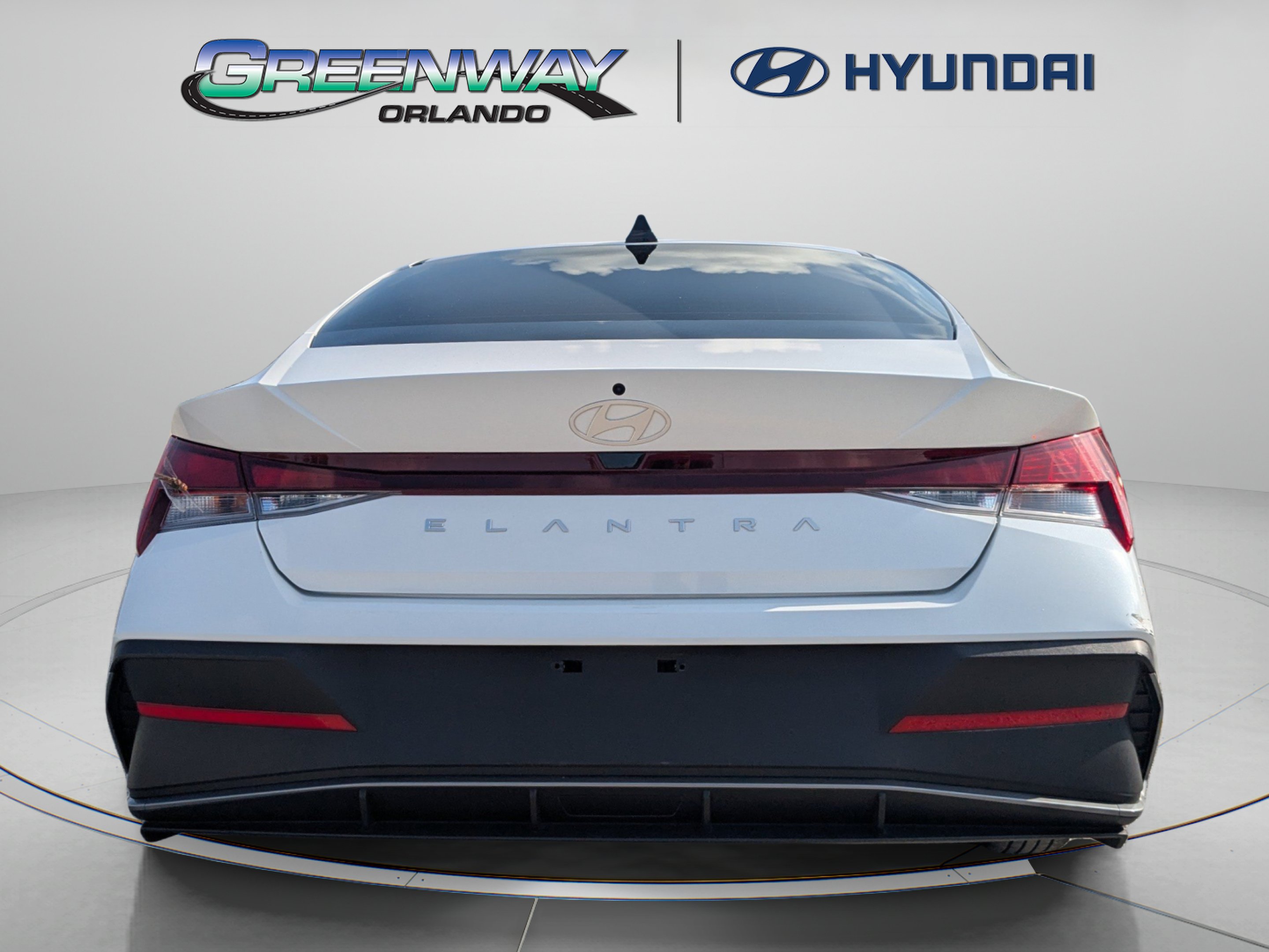 Used 2024 Hyundai Elantra SE FWD image 14