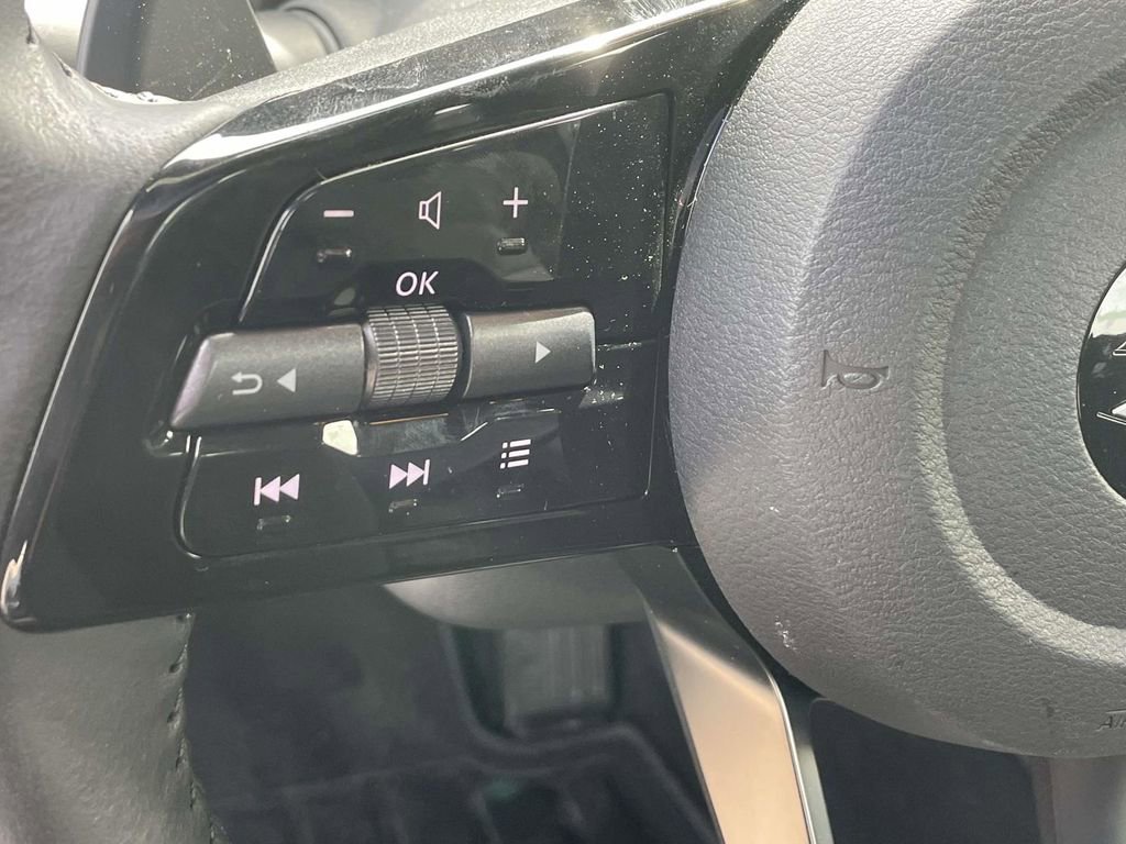 Used 2025 Nissan Z Sport w/ Floor Mat Package image 17