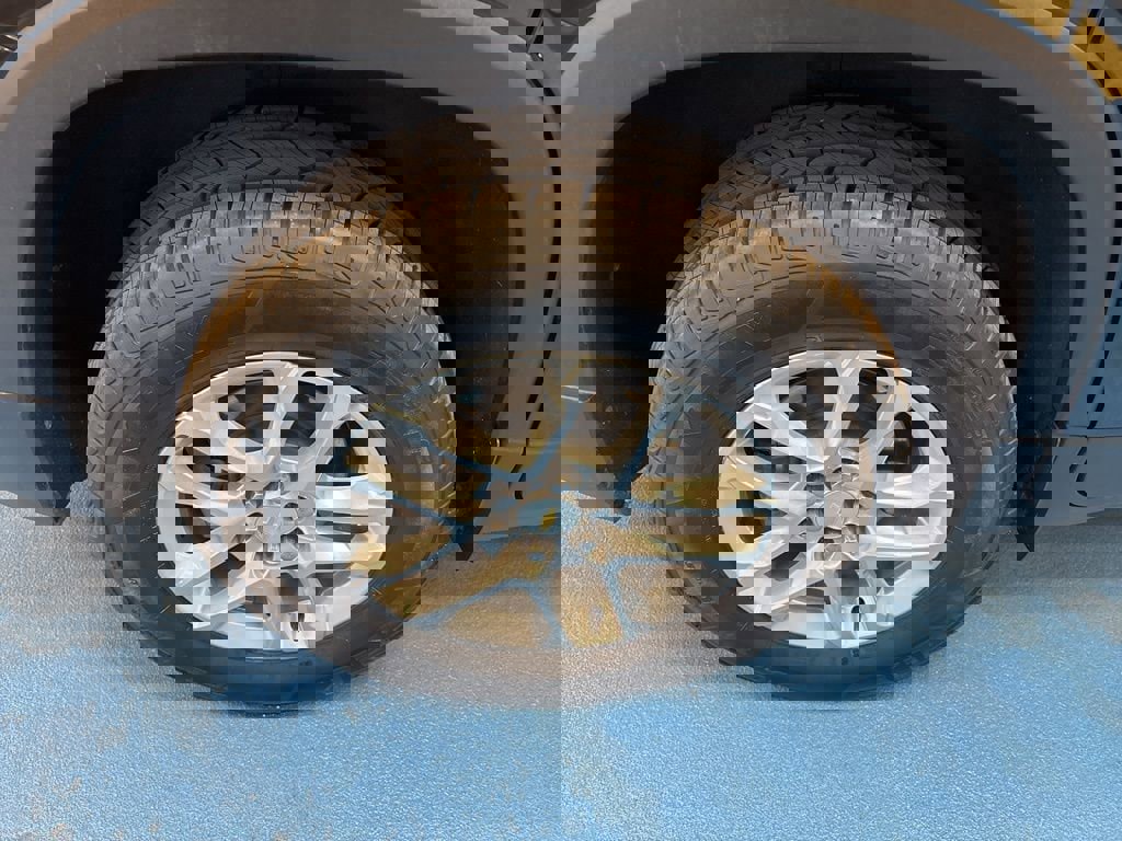 Used 2021 Chevrolet Traverse LS image 5