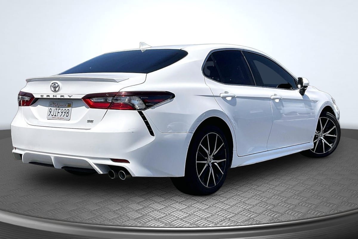 Used 2021 Toyota Camry SE FWD image 13