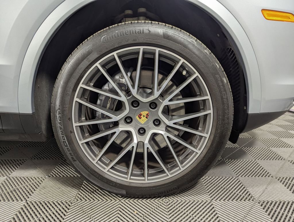 Used 2022 Porsche Cayenne Coupe image 31
