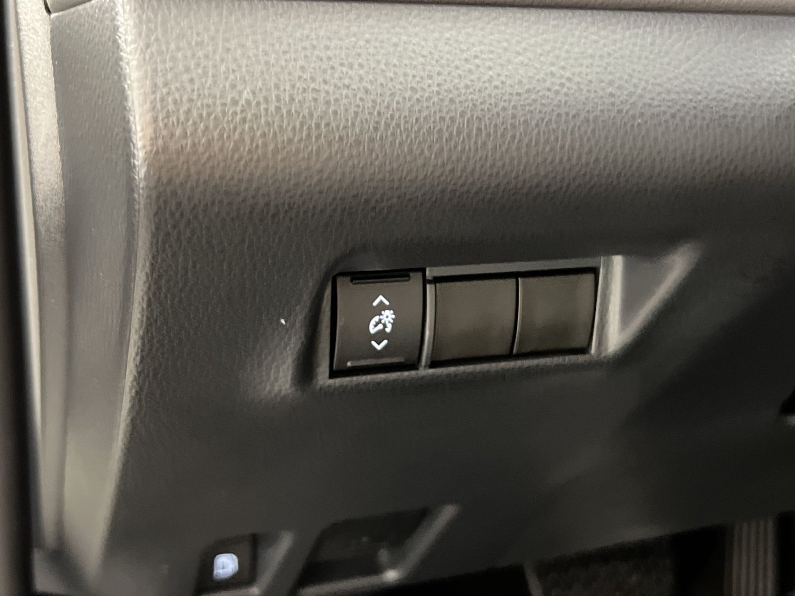 Used 2026 Toyota RAV4 LE AWD/4WD image 32