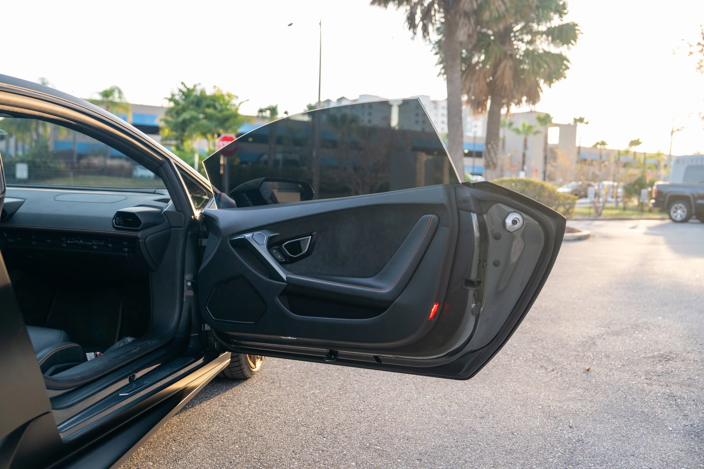 Used 2015 Lamborghini Huracan LP 610-4 image 11