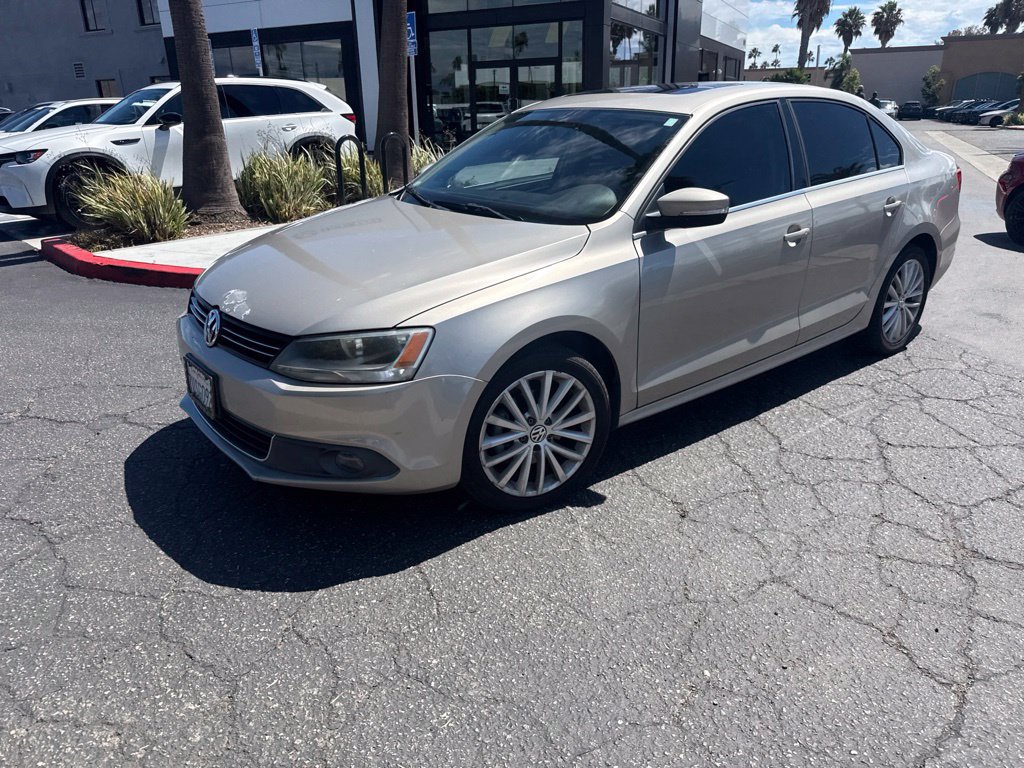 Used 2013 Volkswagen Jetta SEL FWD image 3
