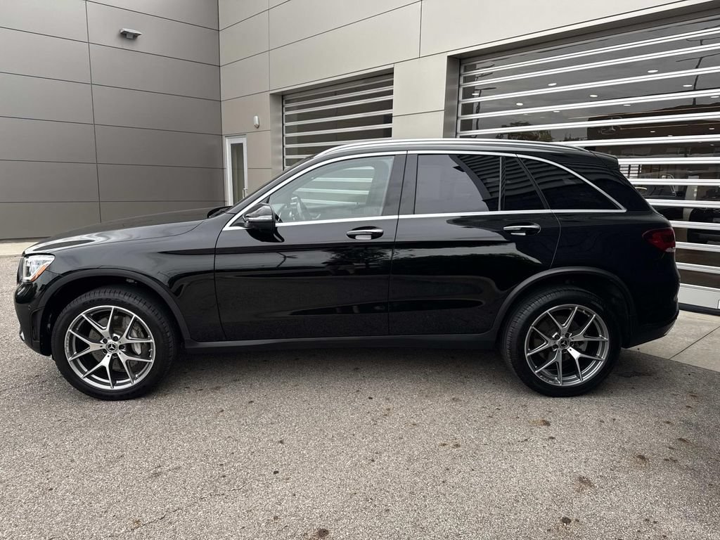 Used 2022 Mercedes-Benz GLC 300 4MATIC image 4