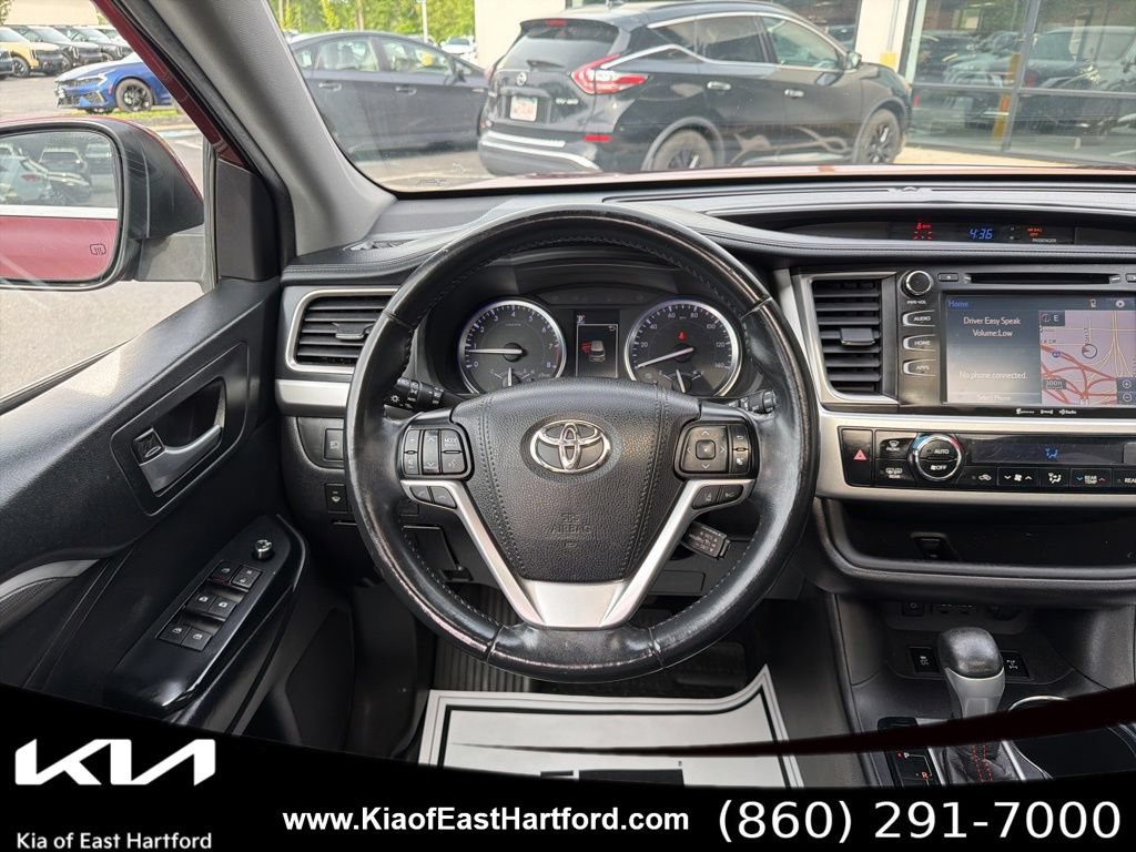 Used 2019 Toyota Highlander SE AWD/4WD image 24