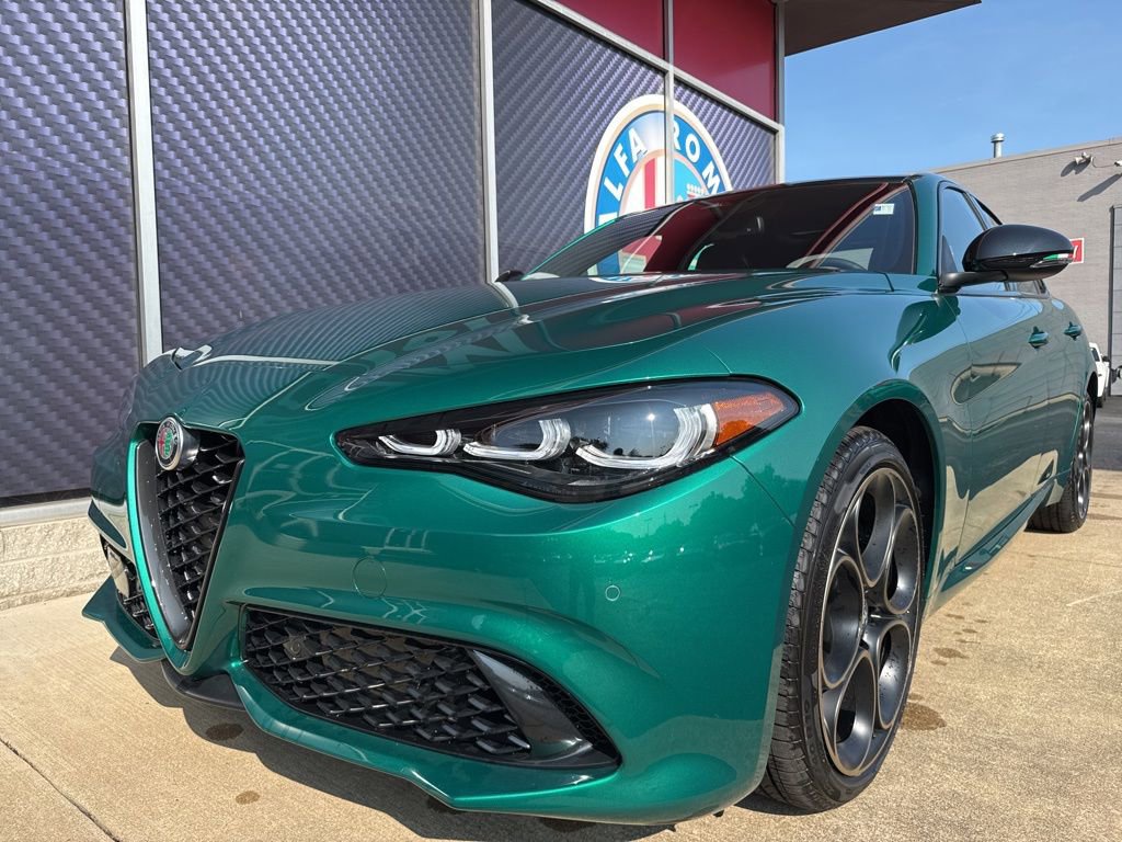 New 2025 Alfa Romeo Giulia AWD w/ Driving Assist Package image 9