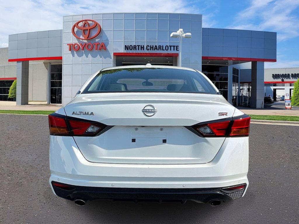Used 2024 Nissan Altima 2.5 SR FWD image 7