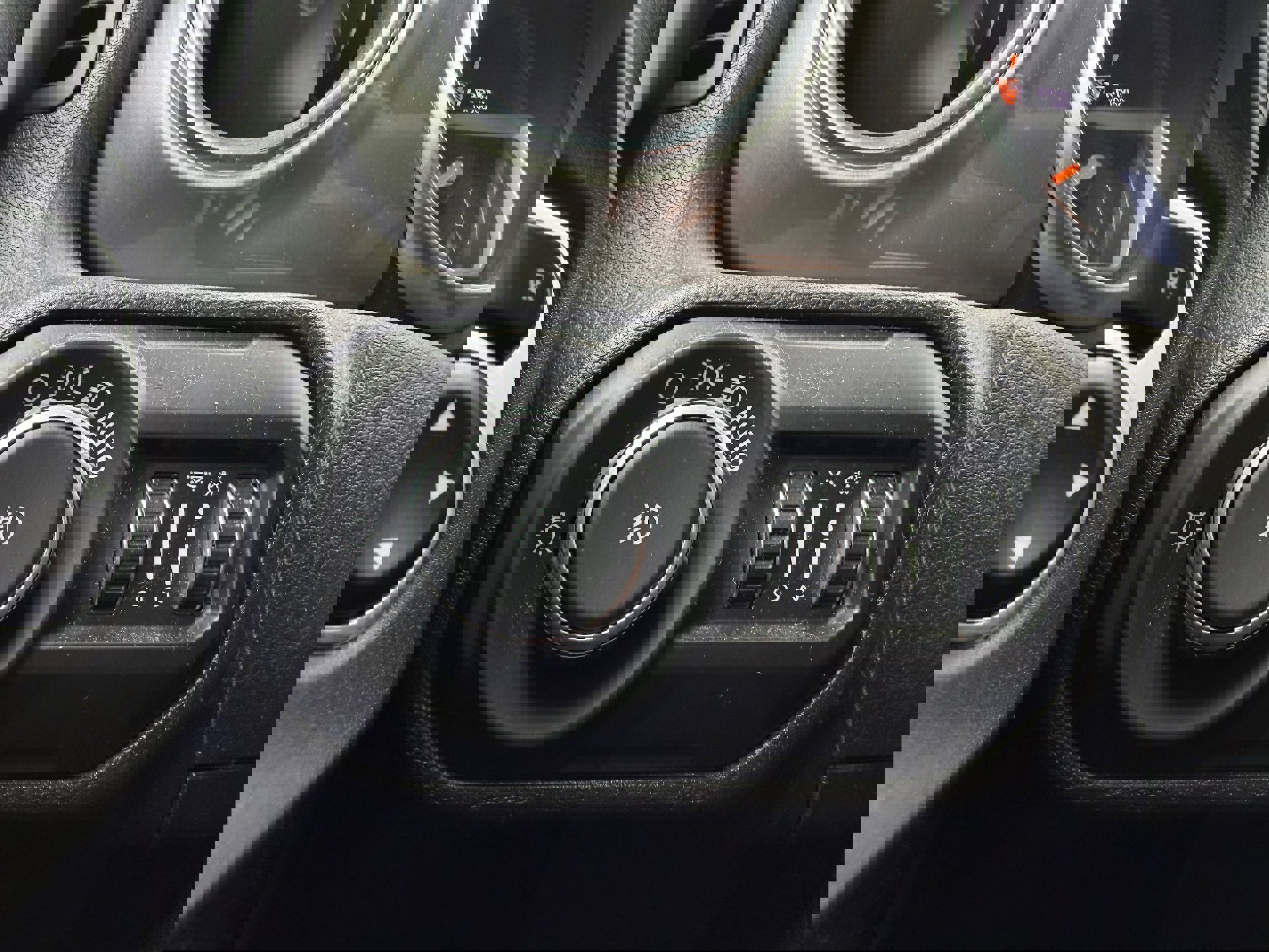 Used 2019 Jeep Wrangler Unlimited Sahara image 18