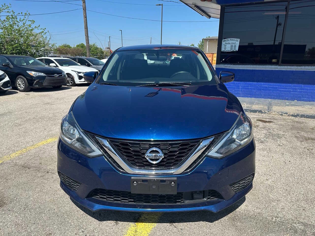 Used 2019 Nissan Sentra SV FWD image 2