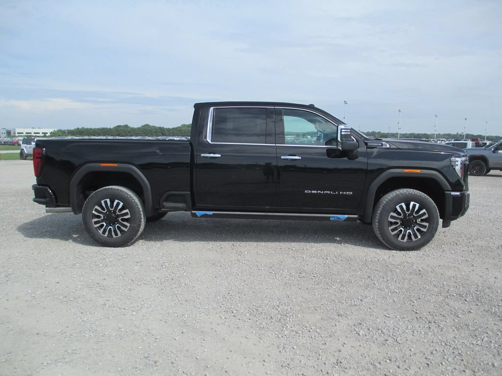 New 2026 GMC Sierra 2500 Denali Ultimate AWD/4WD image 3