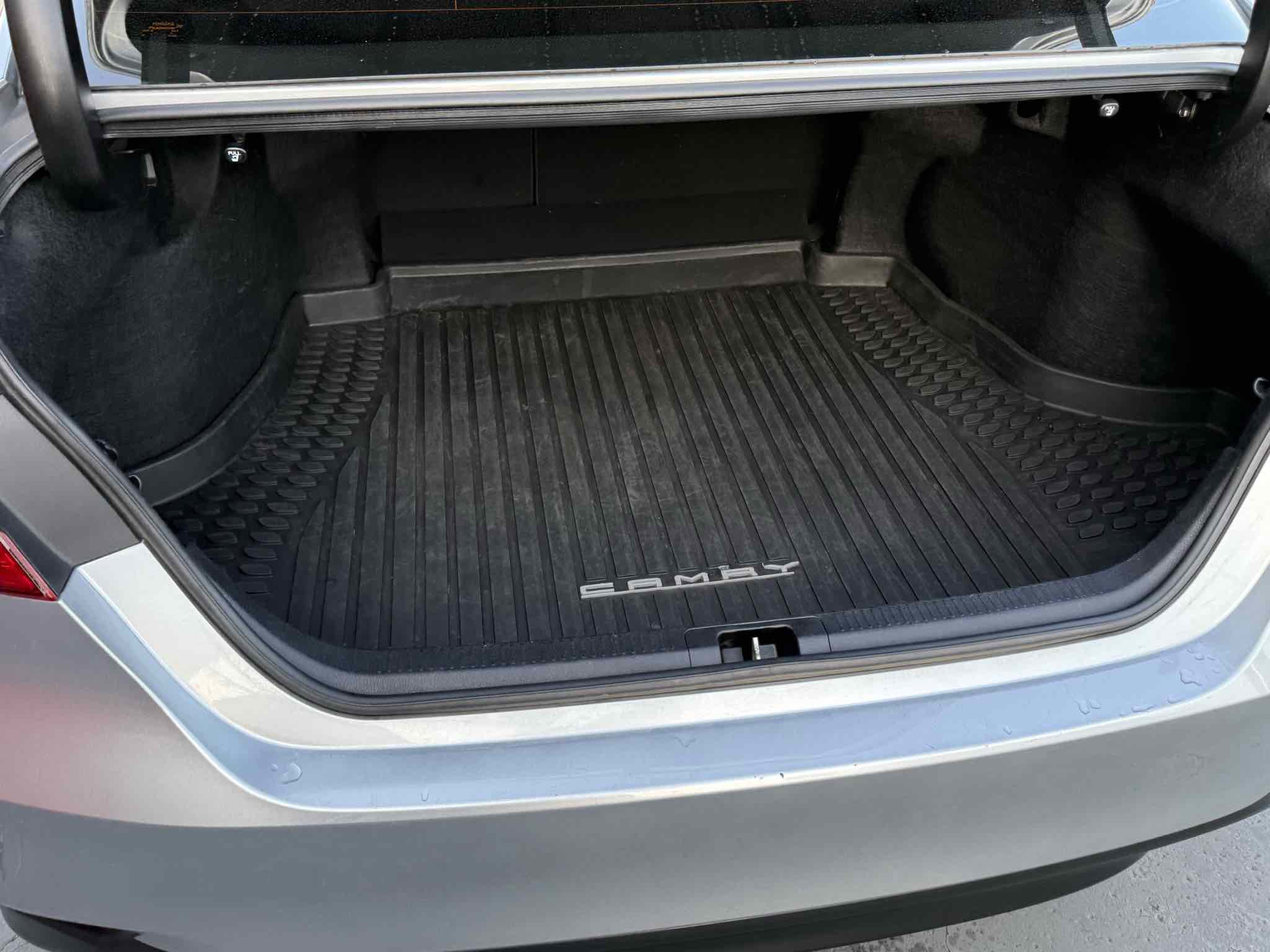 Used 2019 Toyota Camry LE image 60