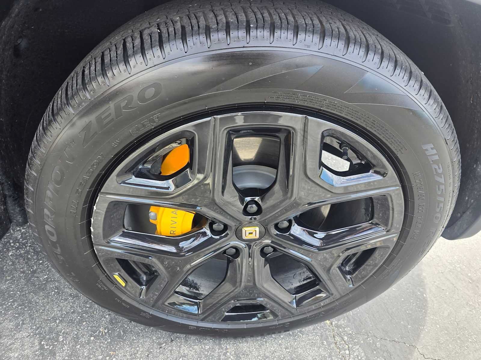Used 2024 Rivian R1S Adventure AWD/4WD image 9