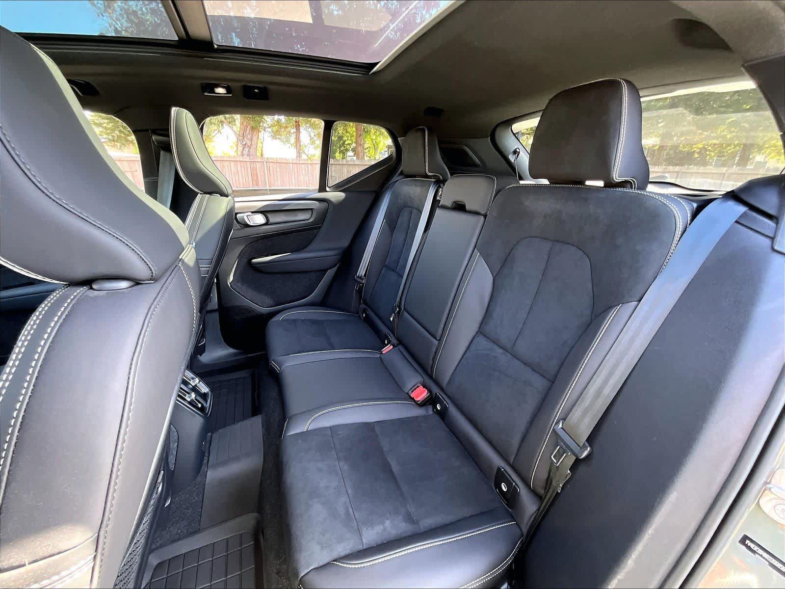 Used 2024 Volvo XC40 Recharge Ultimate w/ Protection Package Premier AWD/4WD image 30