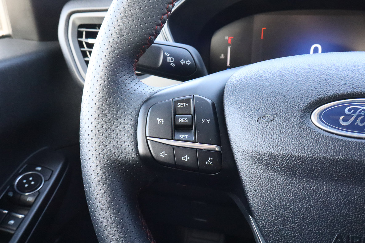 Used 2025 Ford Escape ST-Line AWD/4WD image 24