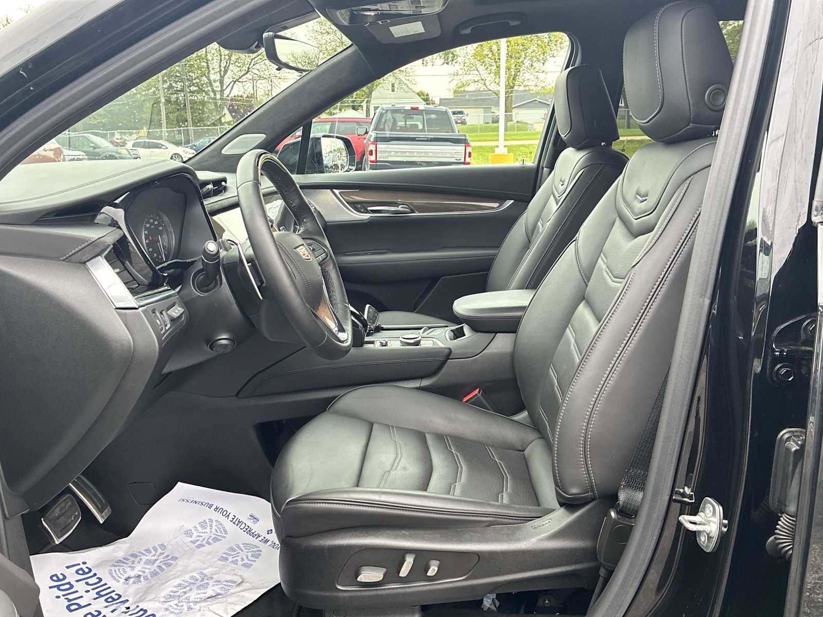 Used 2024 Cadillac XT6 Sport w/ Platinum Package image 20