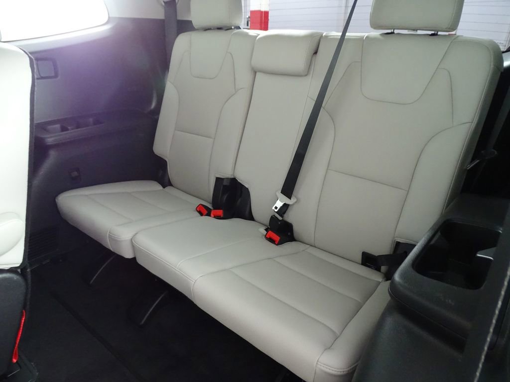 Used 2024 Kia Telluride EX w/ EX Captain's Chair Package image 14