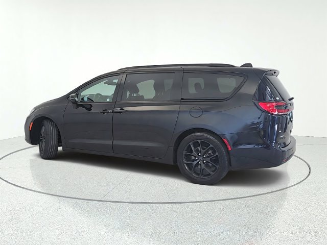 Used 2025 Chrysler Pacifica Limited FWD image 3