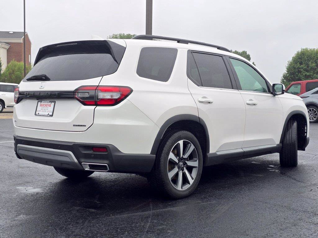 Used 2025 Honda Pilot Touring image 8