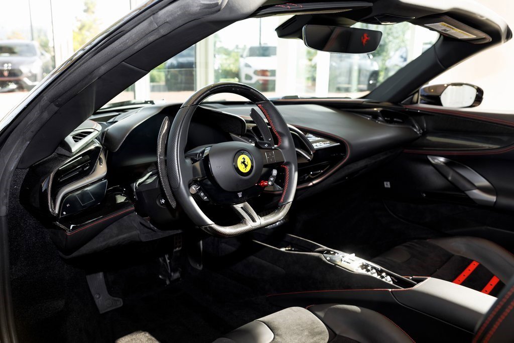 Used 2022 Ferrari SF90 Spider image 24