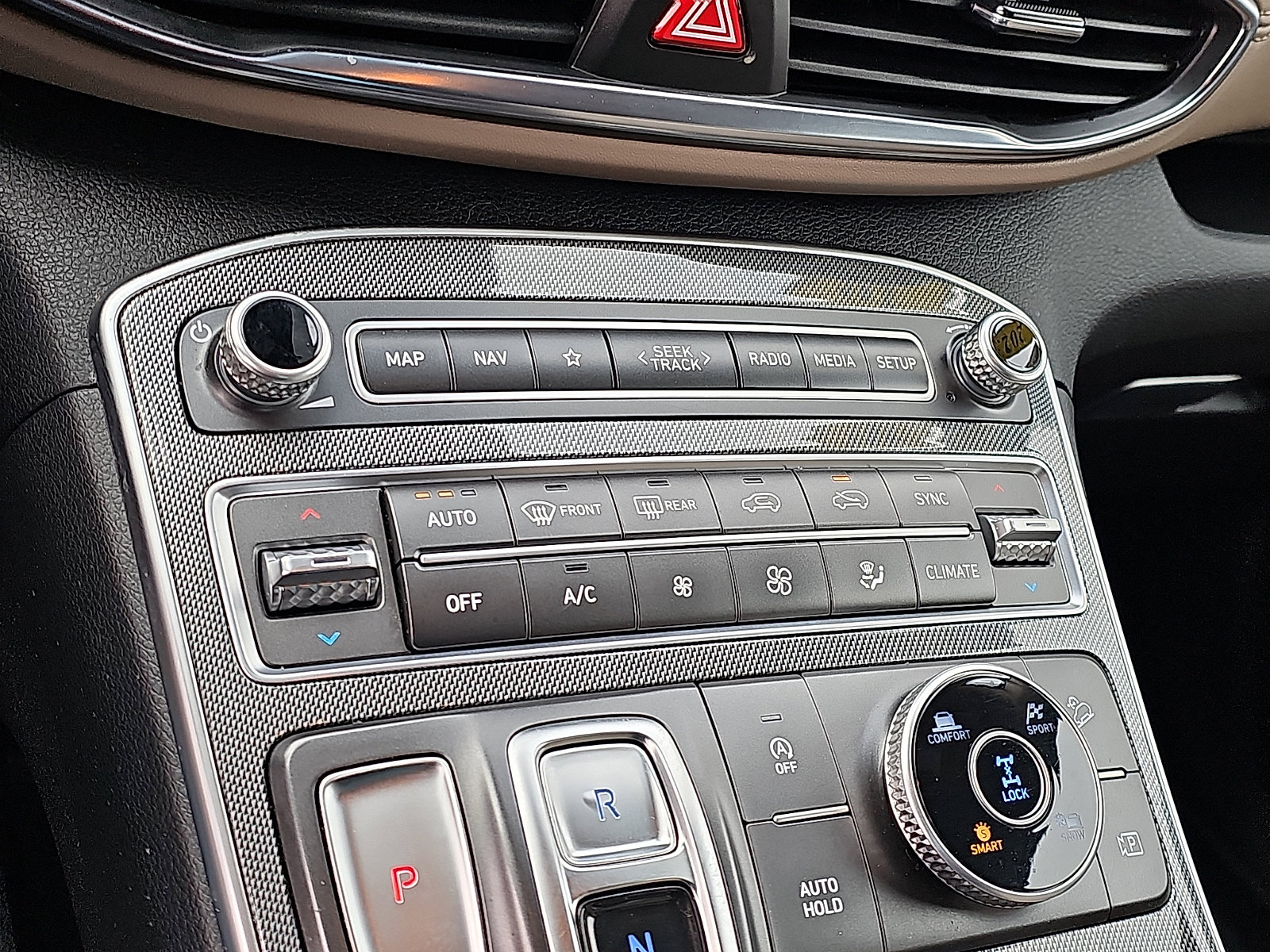 Used 2023 Hyundai Santa Fe SEL w/ Cargo Package image 16