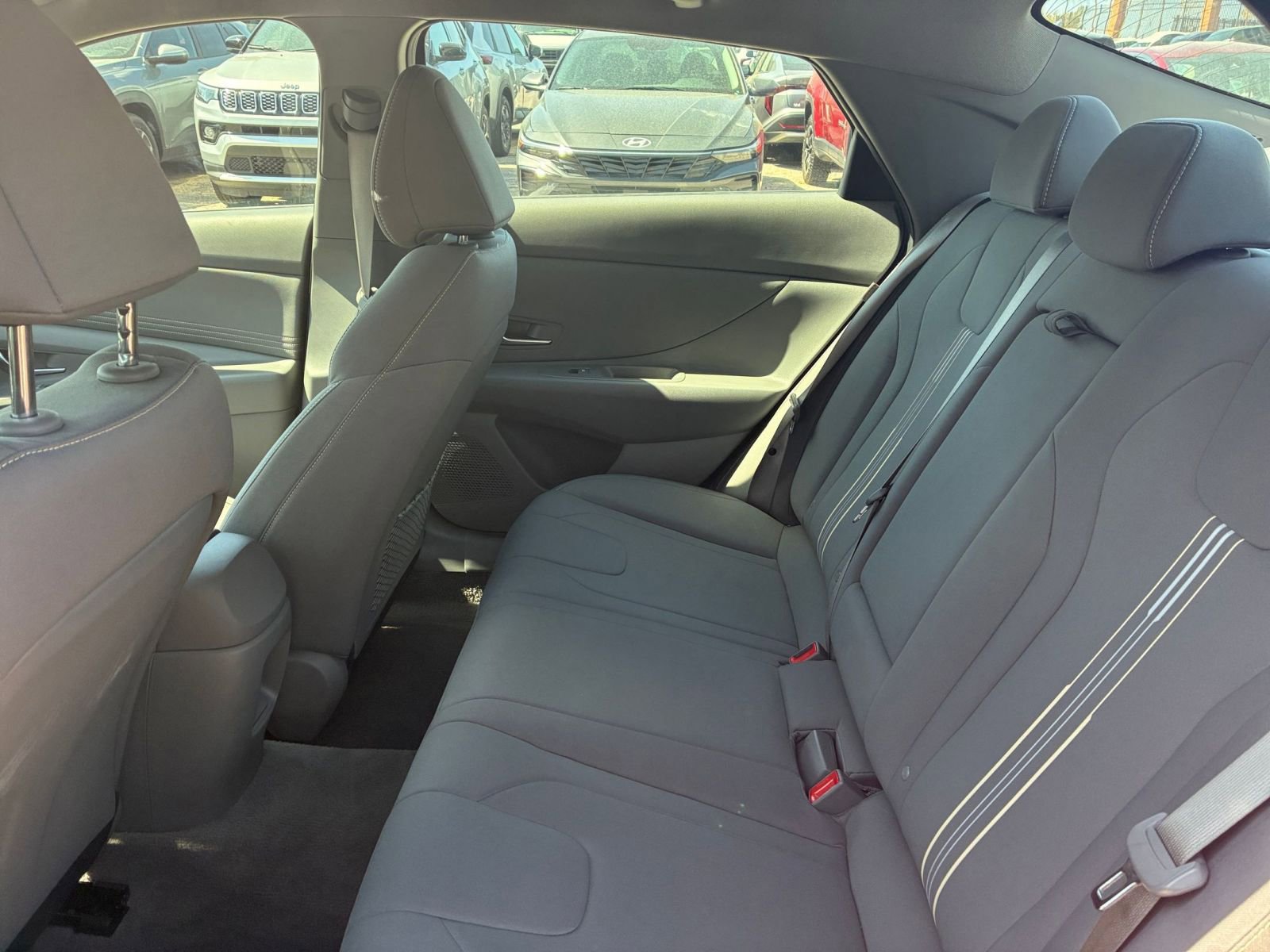 Used 2025 Hyundai Elantra SEL image 21