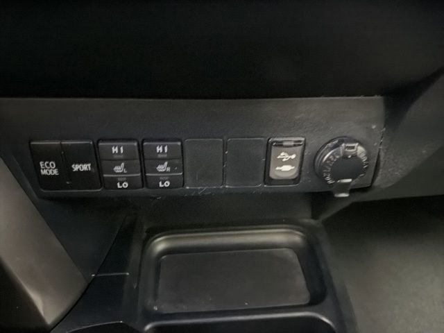 Used 2017 Toyota RAV4 SE image 24