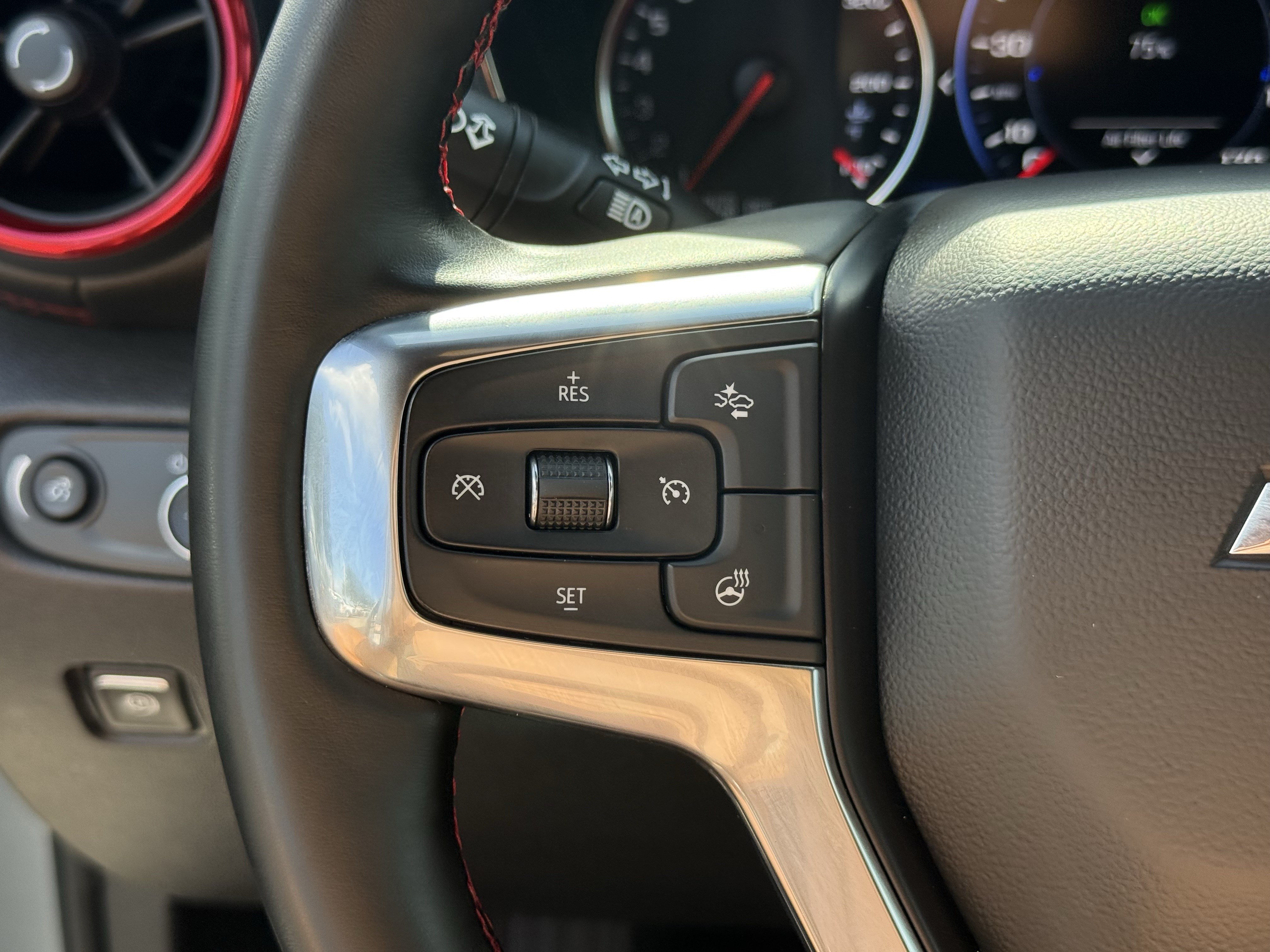 Used 2025 Chevrolet Blazer RS FWD image 16